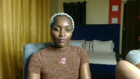Snapshot of prettyquee chatting on 06.12.26 sasha online show from 06.12.26