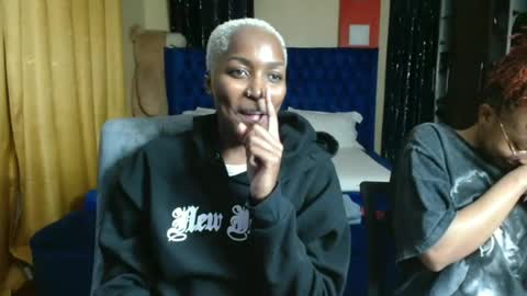 Snapshot of prettyquee chatting on 07.15.26 sasha online show from 07.15.26