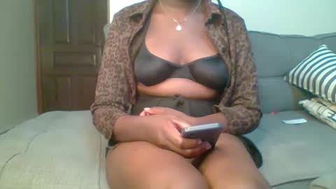 Snapshot of prettyqueen254 chatting on 02.18.25 pretty queen online show from 02.18.25