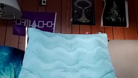 prettysolidd7 online show from 12.16.24