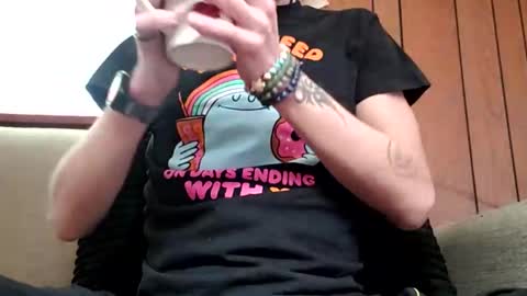 prettysolidd7 online show from 02.10.25