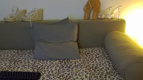 prettyvanessa online show from 01.15.25