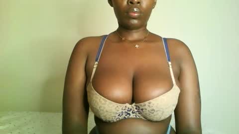 Snapshot of prettyvishy chatting on 11.28.25 prettyvishy online show from 11.28.25