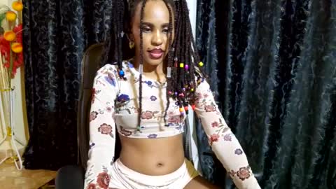 Snapshot of priceless_sexy chatting on 12.30.24 priceless_sexy online show from 12.30.24