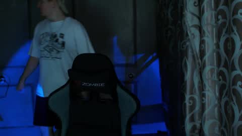 Snapshot of princ4real chatting on 03.12.25 prince online show from 03.12.25