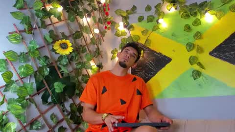 prince_arthur77 online show from 10.31.25