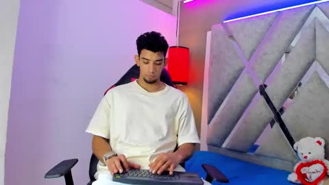 prince_arthur77 online show from 12.16.25