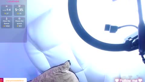 Snapshot of princess_helena_ chatting on 02.05.26 princess helena online show from 02.05.26