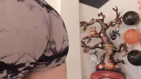 Snapshot of princess_tokyo_ chatting on 10.30.25 princess_tokyo_ online show from 10.30.25