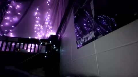 Holly love online show from 11.05.25