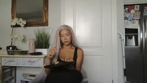 Snapshot of princesskimami chatting on 10.02.25 princesskimami online show from 10.02.25