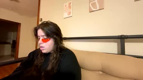 Snapshot of princesslaylaa chatting on 10.04.25 princessviccxo online show from 10.04.25