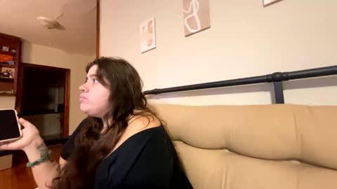 Snapshot of princesslaylaa chatting on 10.24.25 princessviccxo online show from 10.24.25