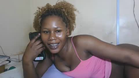 Snapshot of princesssweetass2 chatting on 10.02.25 FENNY online show from 10.02.25