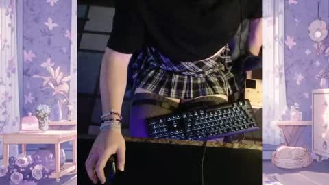 Ellie online show from 04.10.26