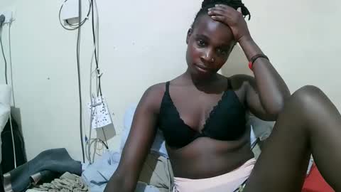 Snapshot of pritty_amber chatting on 03.18.26 pritty_amber online show from 03.18.26