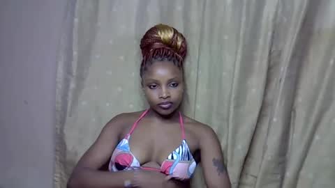 Snapshot of priya_queen chatting on 05.08.26 priya_queen online show from 05.08.26