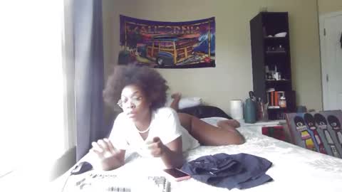 Snapshot of productivepussy chatting on 12.01.25 ProductivePorn online show from 12.01.25