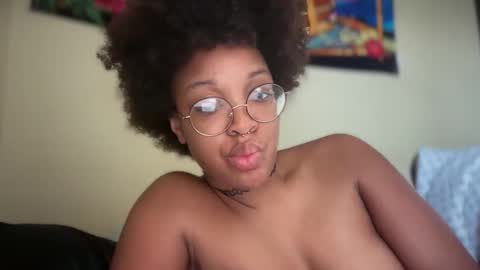 Snapshot of productivepussy chatting on 12.16.25 ProductivePorn online show from 12.16.25