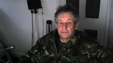 Snapshot of projectorepson chatting on 01.04.25 projectorepson online show from 01.04.25