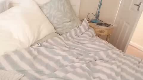 Snapshot of propercharlie007 chatting on 10.09.25 silk and satin beermonster online show from 10.09.25