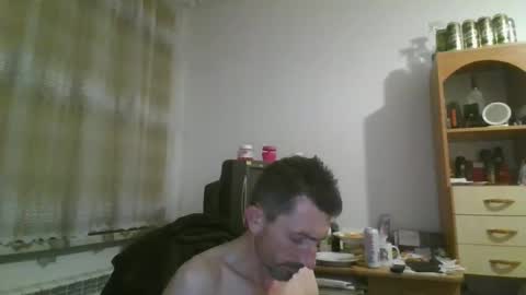 Snapshot of prosexualny chatting on 12.21.24 Mariusz online show from 12.21.24