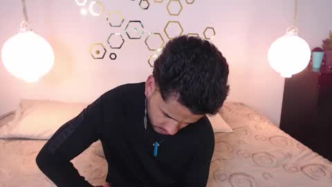 Adris  Juan online show from 11.02.25