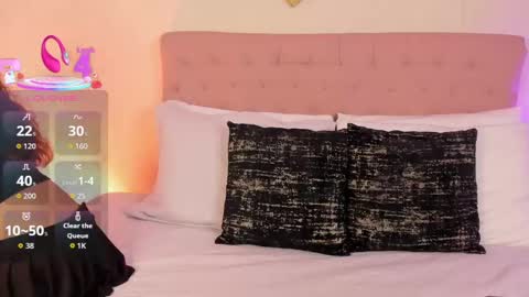 Snapshot of prretty_moon_ chatting on 09.24.25 Pretty Moon online show from 09.24.25