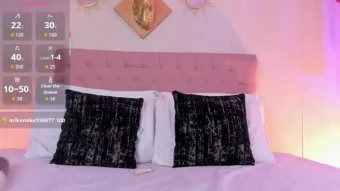 Snapshot of prretty_moon_ chatting on 10.17.25 Pretty Moon online show from 10.17.25