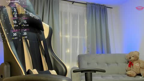 Snapshot of prvncessa_10 chatting on 12.13.24 INDEPENDENT MODEL online show from 12.13.24