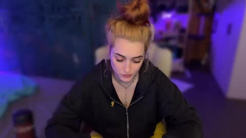 Queen of Pain online show from 05.16.26