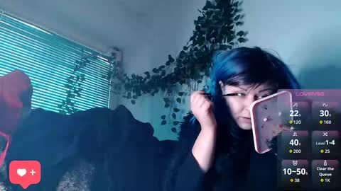 Snapshot of psychobitch69 chatting on 11.28.25 OlivePsy online show from 11.28.25