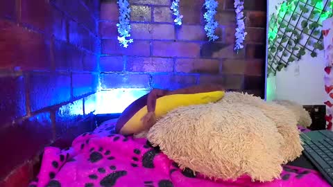 Snapshot of pucaa_ chatting on 01.17.25 Emma Rico   model indep online show from 01.17.25