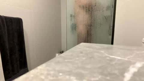 Snapshot of puffiest chatting on 12.04.25 puffiest online show from 12.04.25