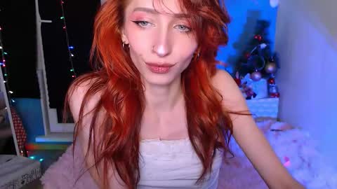 Snapshot of pufpufog chatting on 12.20.25 EsteticHouse online show from 12.20.25