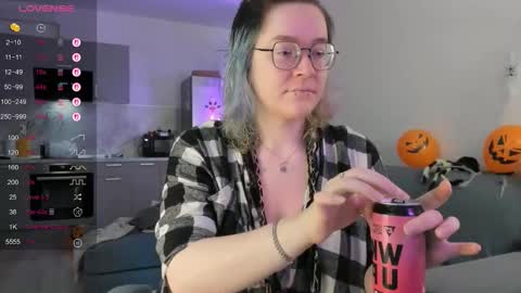 Snapshot of pumbazaebumba chatting on 10.27.25 Alisa lack of vitamin D online show from 10.27.25