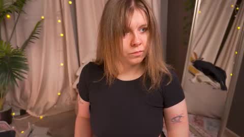 Snapshot of pure_dirt chatting on 02.07.26 constant schedule Wednesday Friday Saturday Sunday The Rosemarie online show from 02.07.26