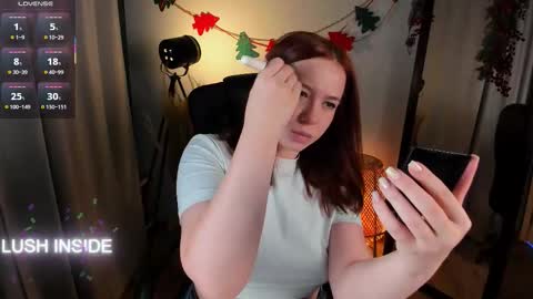 Snapshot of pure_flower_alison chatting on 12.22.25 Alison online show from 12.22.25