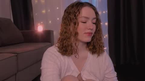 Snapshot of purity_ring chatting on 12.21.25 Marie online show from 12.21.25