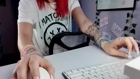 Snapshot of purple2staythnxxx chatting on 11.13.25 Purple2StayThnxxx online show from 11.13.25