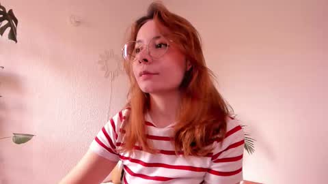 Snapshot of purple_opal chatting on 11.13.25 Vero online from Tuesday to Sunday online show from 11.13.25