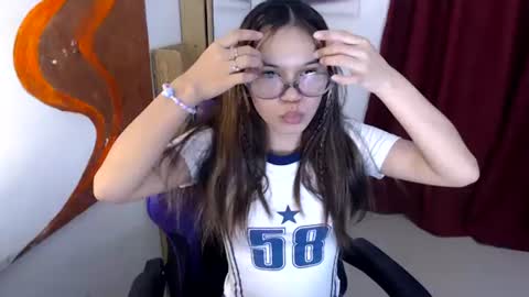 Snapshot of pussiswet_xx chatting on 06.16.26 jessy online show from 06.16.26