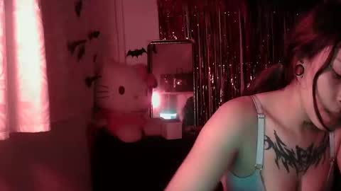 Snapshot of pussycatt666 chatting on 10.22.25 Katiux online show from 10.22.25