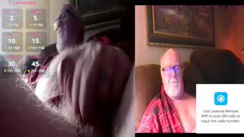 Snapshot of pussylover1365 chatting on 12.14.25 pussylover1365 online show from 12.14.25