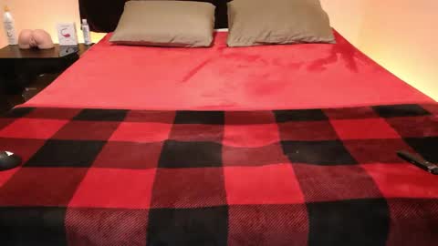 Snapshot of pussylover2182 chatting on 01.07.26 pussylover2182 online show from 01.07.26