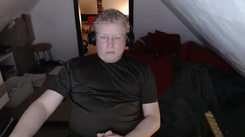 Snapshot of pussylovercb chatting on 04.30.26 pussylovercb online show from 04.30.26