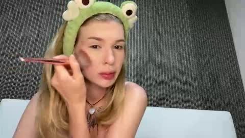 Lina online show from 10.27.25