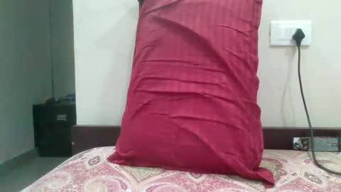 Snapshot of pussysmasher0804 chatting on 01.04.25 pussysmasher0804 online show from 01.04.25