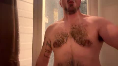 Snapshot of pwerhouse chatting on 12.01.24 pwerhouse online show from 12.01.24