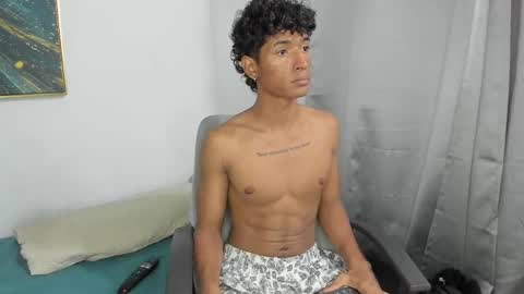 Snapshot of pyke_cum chatting on 03.05.25 pyke_cum online show from 03.05.25